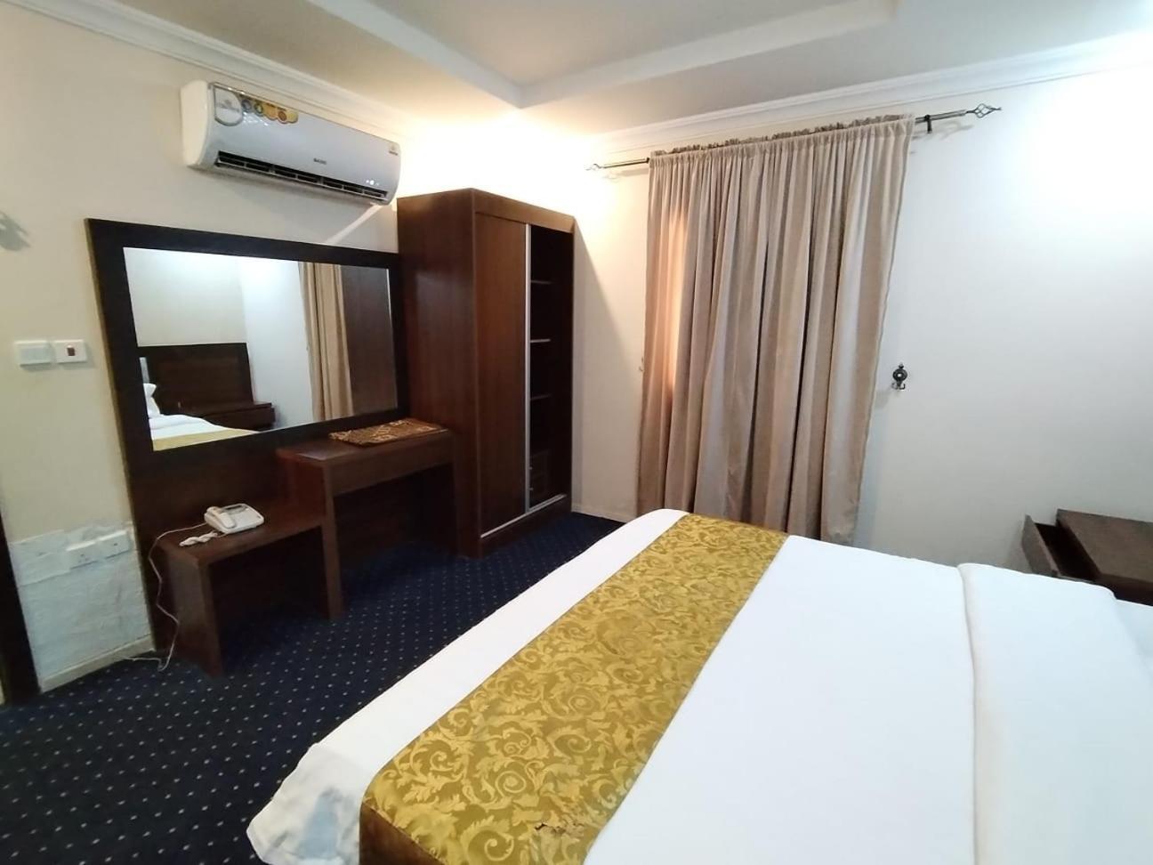 فندق الفرسان المتحدة فرع الفيصلية Aparthotel Jeddah Exterior foto