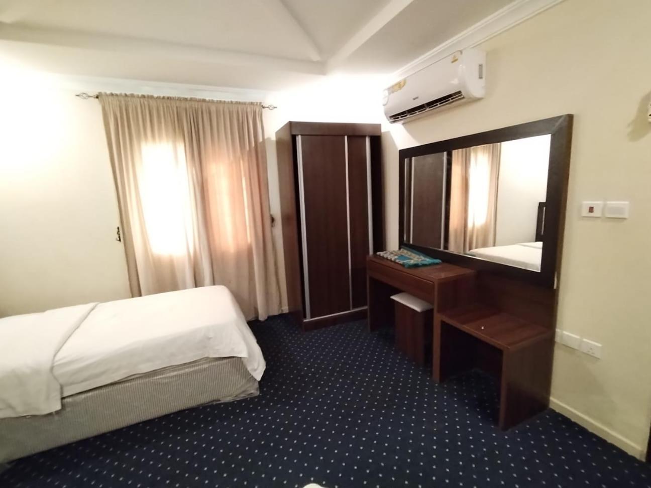 فندق الفرسان المتحدة فرع الفيصلية Aparthotel Jeddah Exterior foto