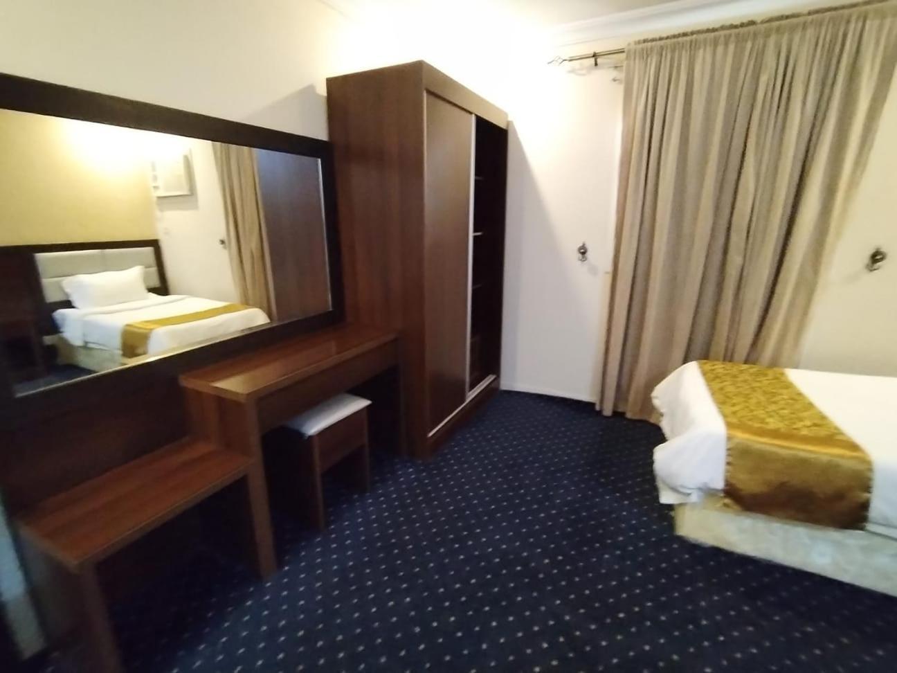 فندق الفرسان المتحدة فرع الفيصلية Aparthotel Jeddah Exterior foto